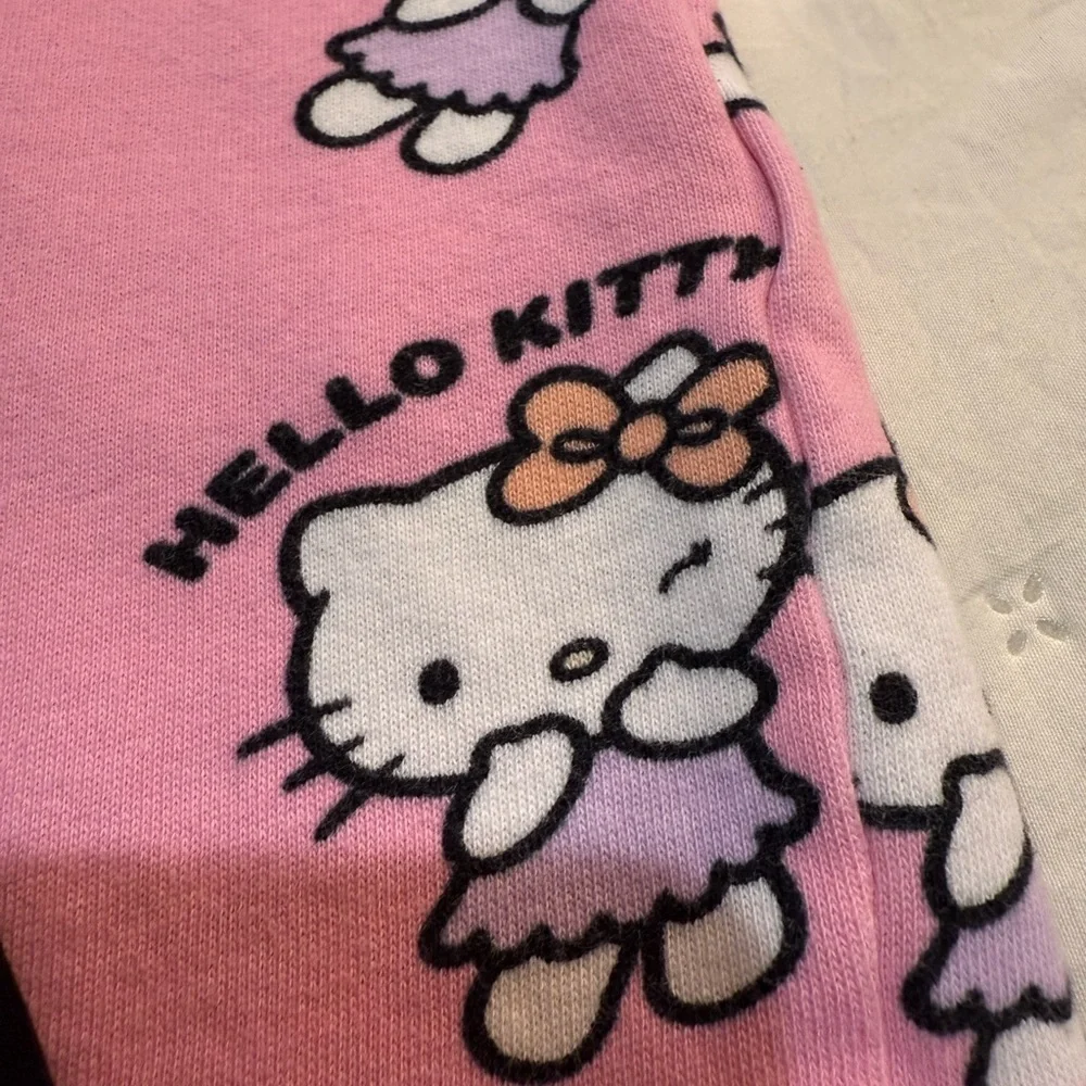 H&M Sanrio Hello Kitty Matching Leggings and Sweatshirt Size 5T